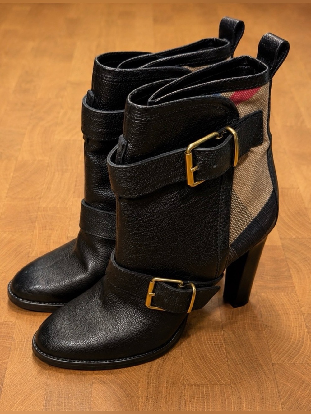 Burberry Women’s Belted Buffalo Leather Ankle Boots Nova Check Heels Size 39